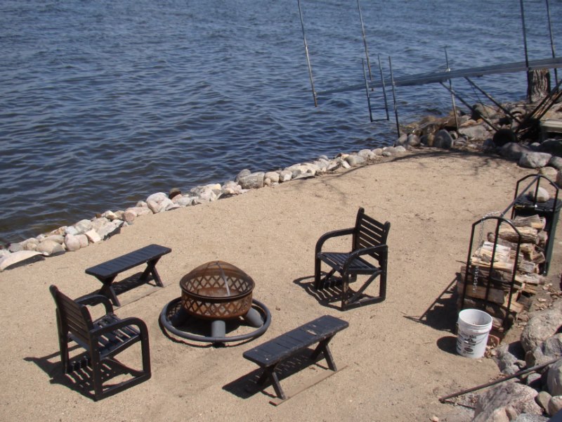 Beautiful Lakefront home on SD side of Big Stone Lake!